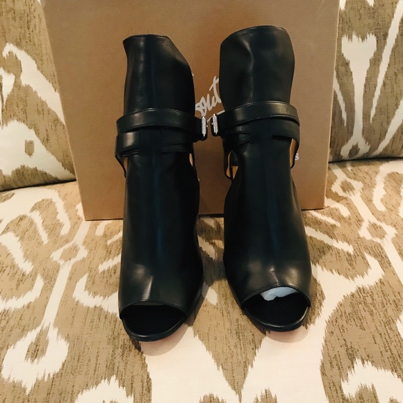 Christian Louboutin Shoes - Christian Louboutin